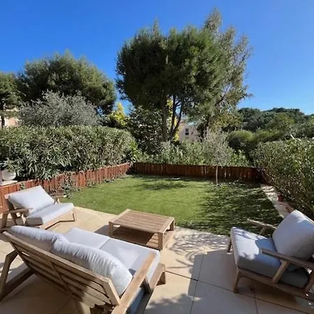 Cosy 2 Bedrooms With Garden