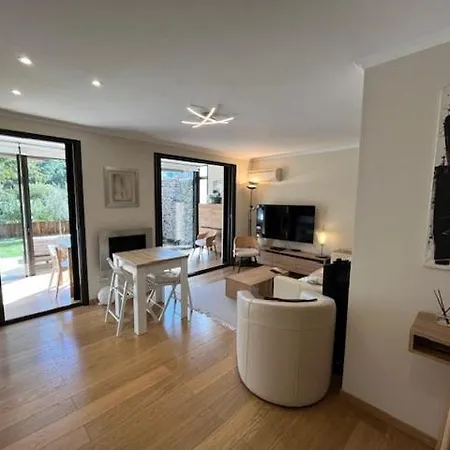 Daire Cosy 2 Bedrooms With Garden